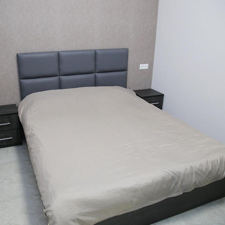 "Royal" Apartment #2 예레반 외부 사진