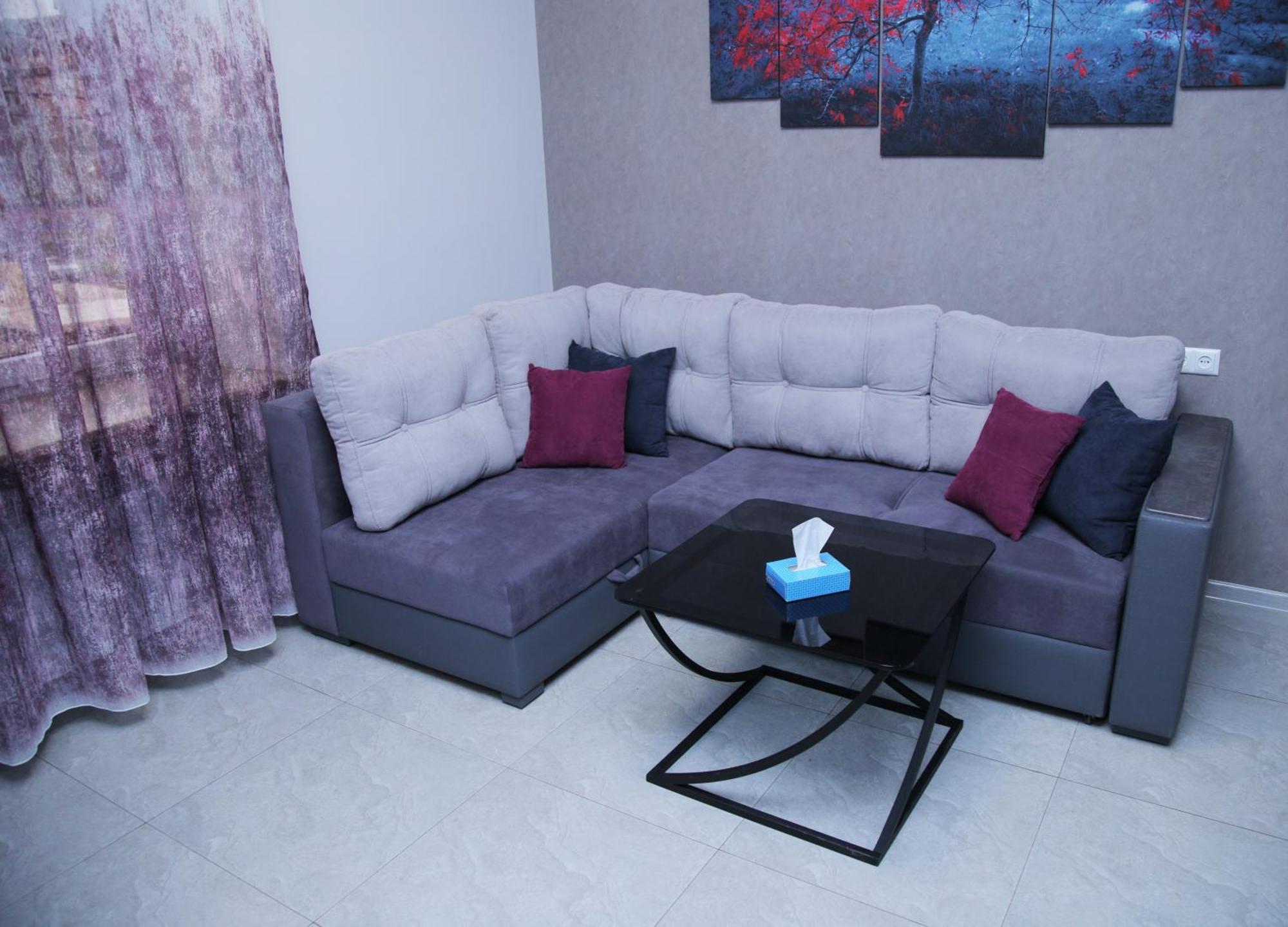 "Royal" Apartment #2 예레반 외부 사진